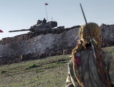 Συρία: Επιθέσεις τουρκικών ΕΔ στην Αφρίν κατά του κουρδικού YPG (βίντεο)